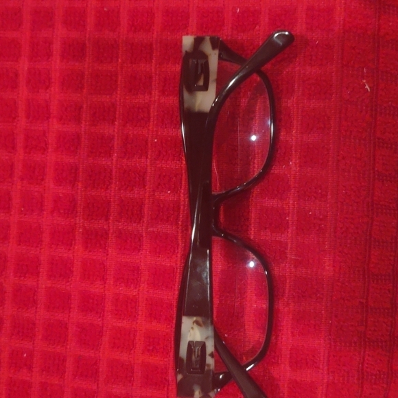 Guess frames ZZ - Picture 2 of 6